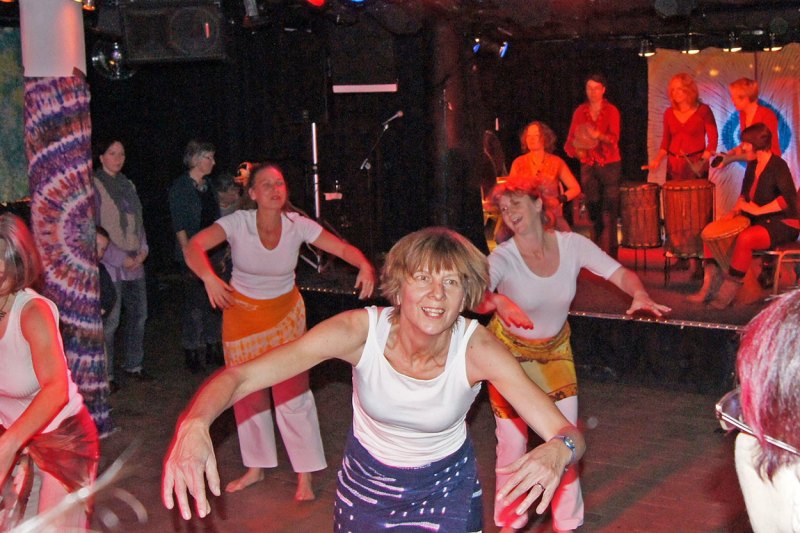 Tanzgruppe von Petra Siekermann beim Werkstattfest